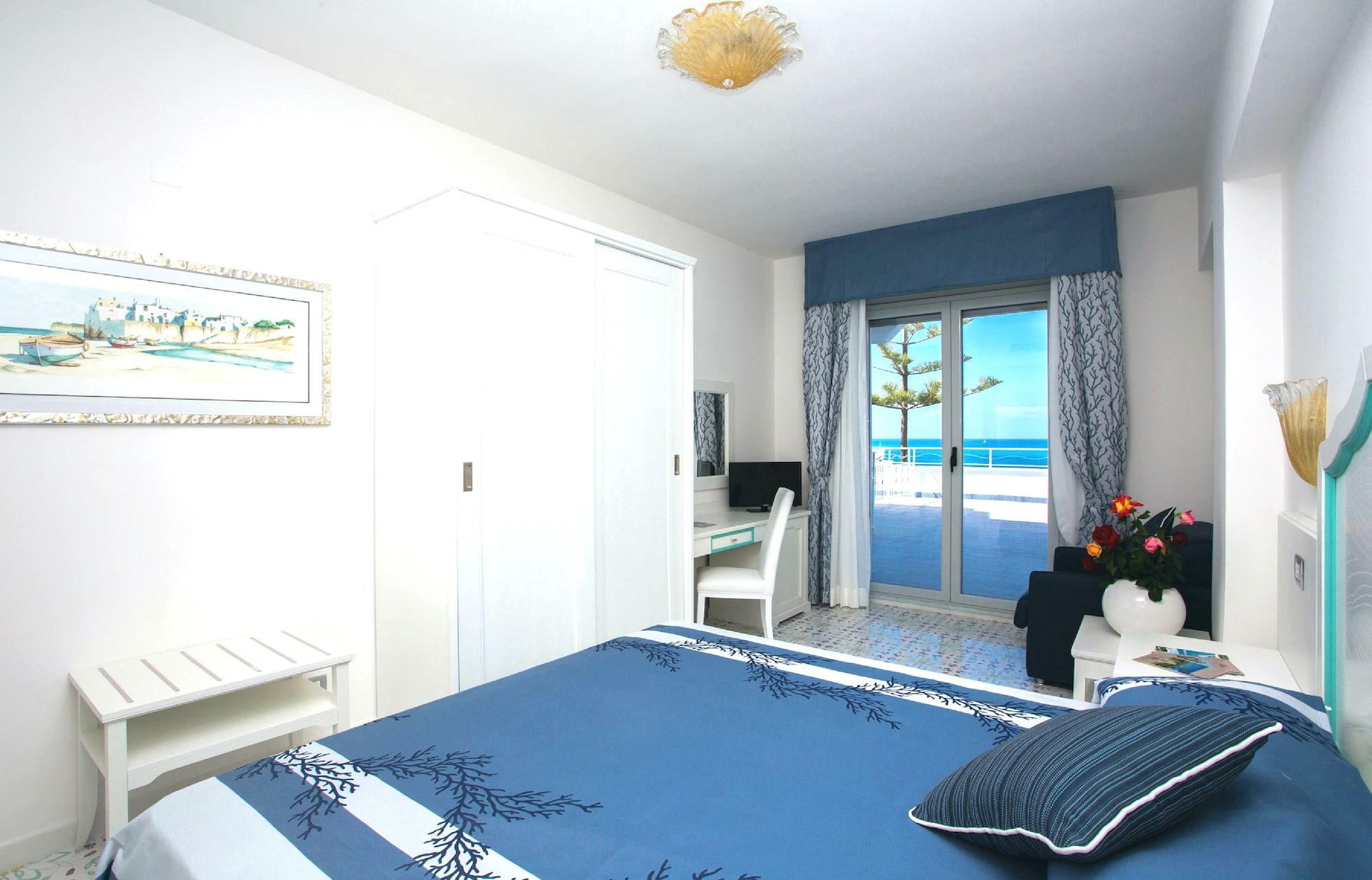 Hotel Ferretti 4*